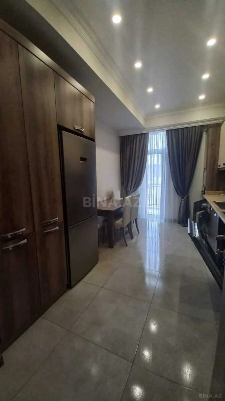 Kirayə verilir 4 otaqlı mənzil 190 m²
