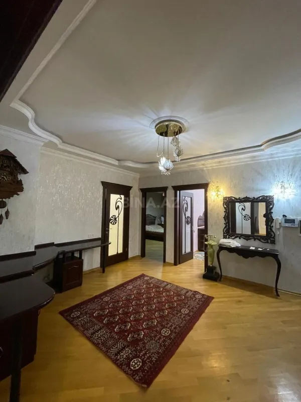 Kirayə verilir 3 otaqlı mənzil 149 m²