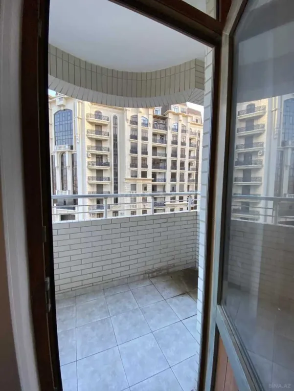 Kirayə verilir 4 otaqlı mənzil 110 m²