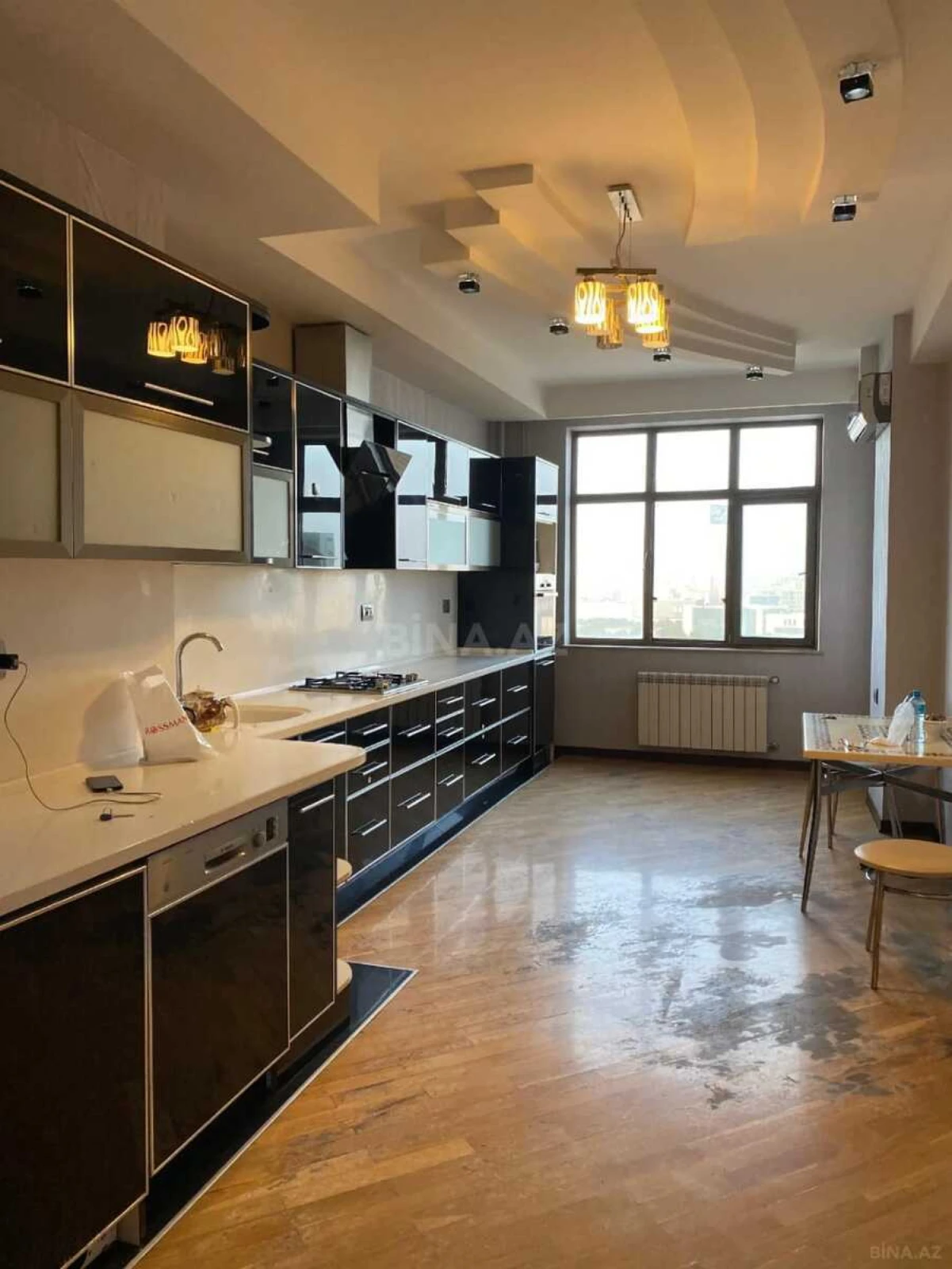 Kirayə verilir 4 otaqlı mənzil 110 m²