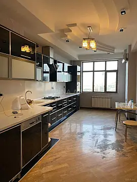 Kirayə verilir 4 otaqlı mənzil 110 m² — Bakı, Yasamal qəs. 4 otaq 110.00 m²