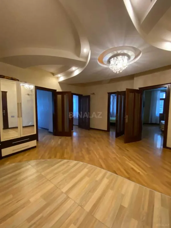 Kirayə verilir 4 otaqlı mənzil 110 m²