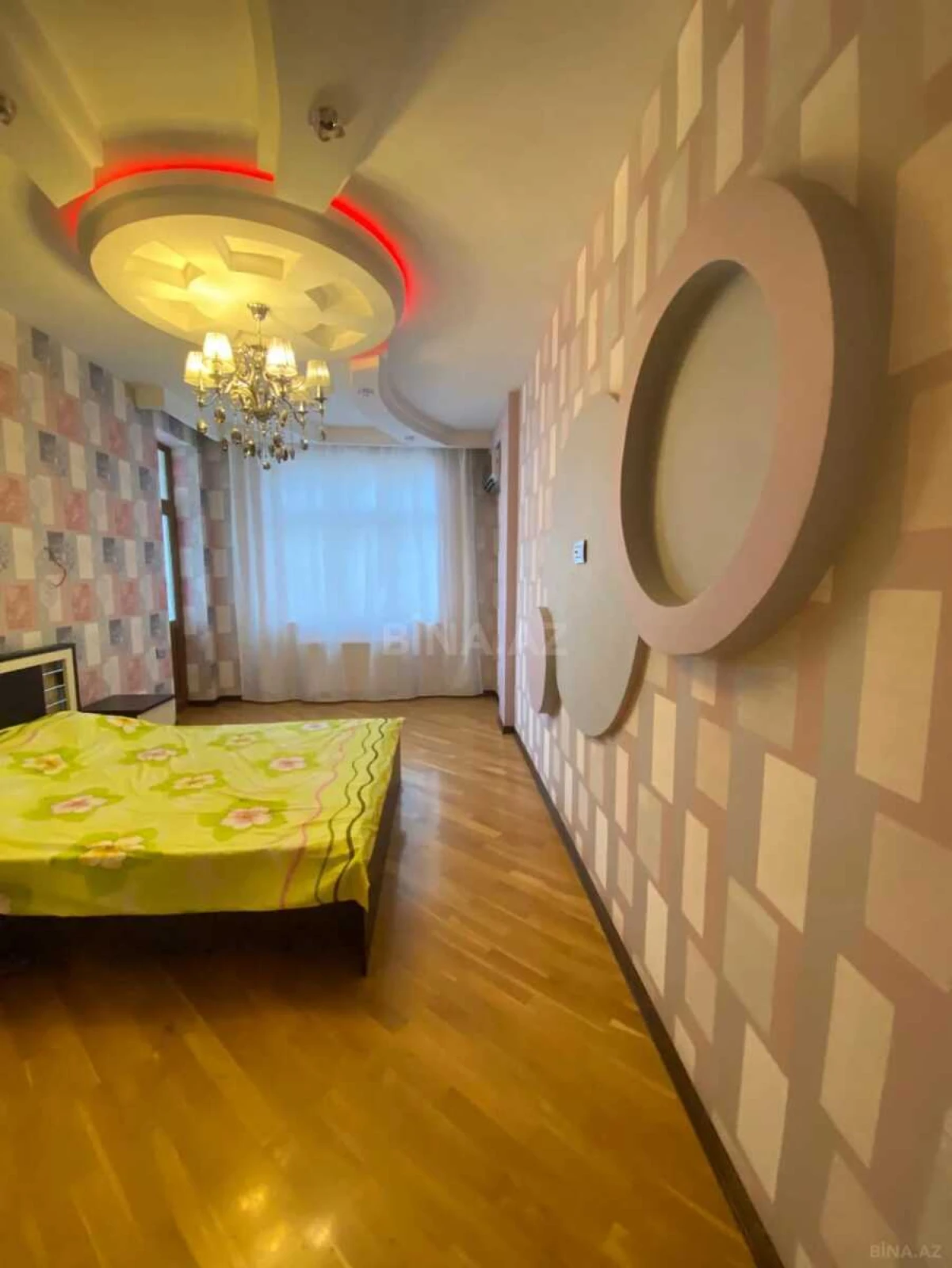 Kirayə verilir 4 otaqlı mənzil 110 m²