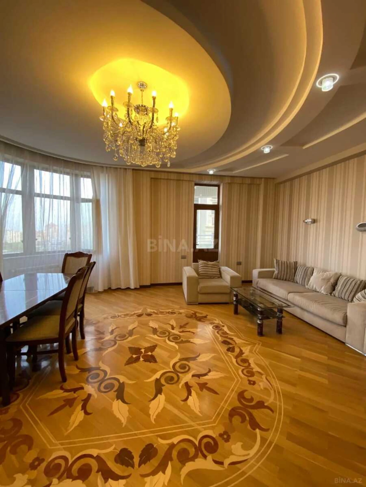Kirayə verilir 4 otaqlı mənzil 110 m²