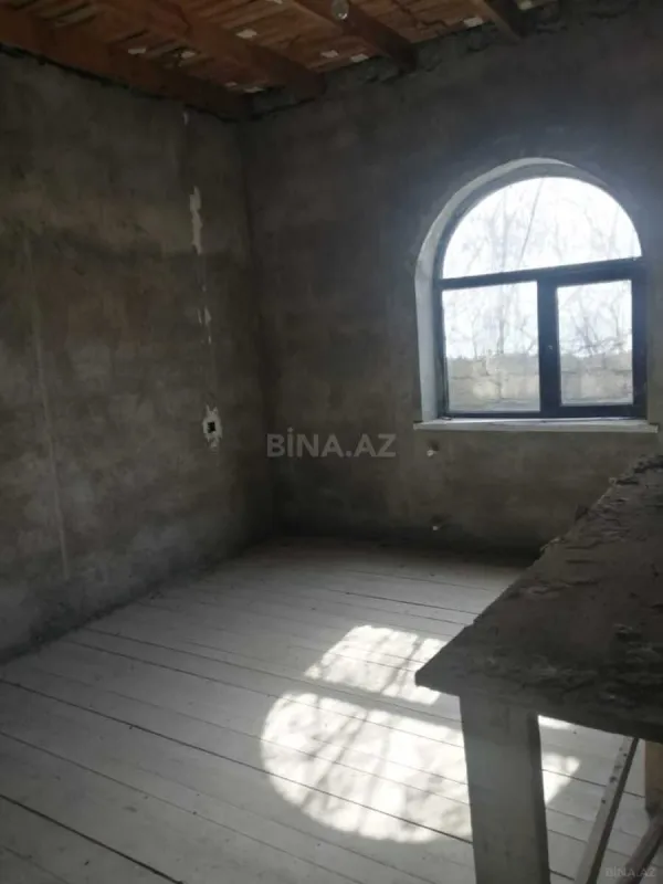 Satılır 4 otaqlı həyət evi 200 m²