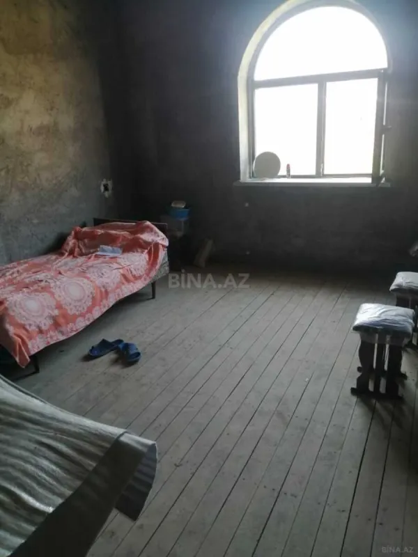 Satılır 4 otaqlı həyət evi 200 m²