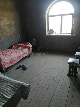 Satılır 4 otaqlı həyət evi 200 m²