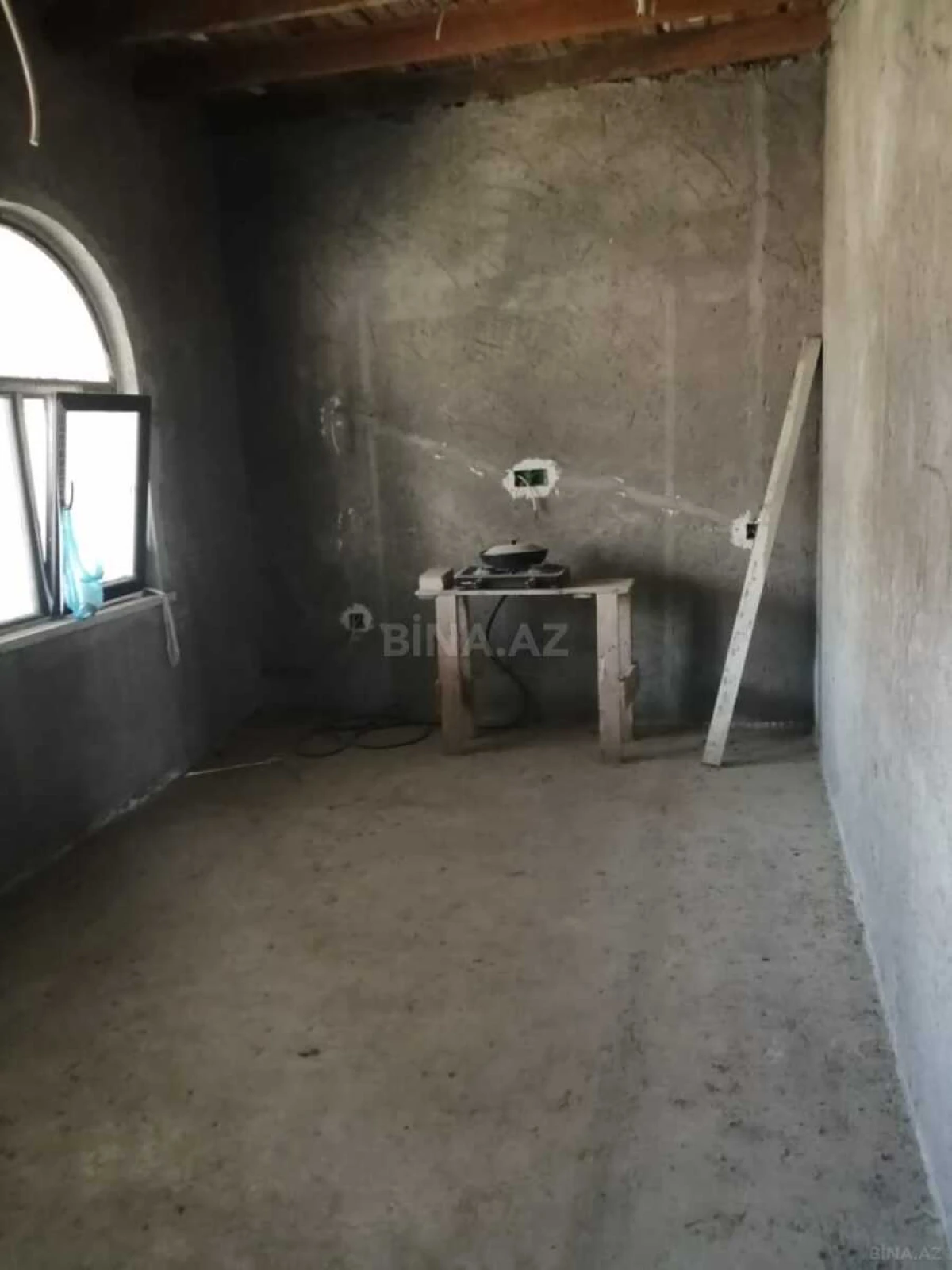 Satılır 4 otaqlı həyət evi 200 m²