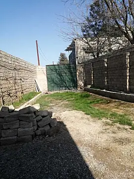 Satılır 4 otaqlı həyət evi 200 m²
