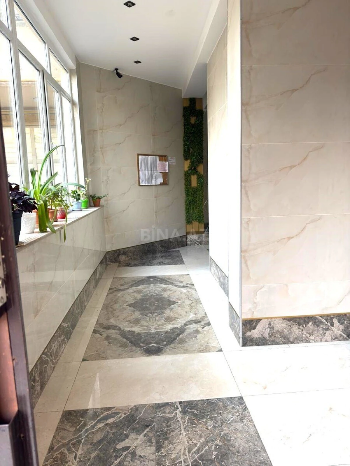 Satılır 3 otaqlı mənzil 140 m²