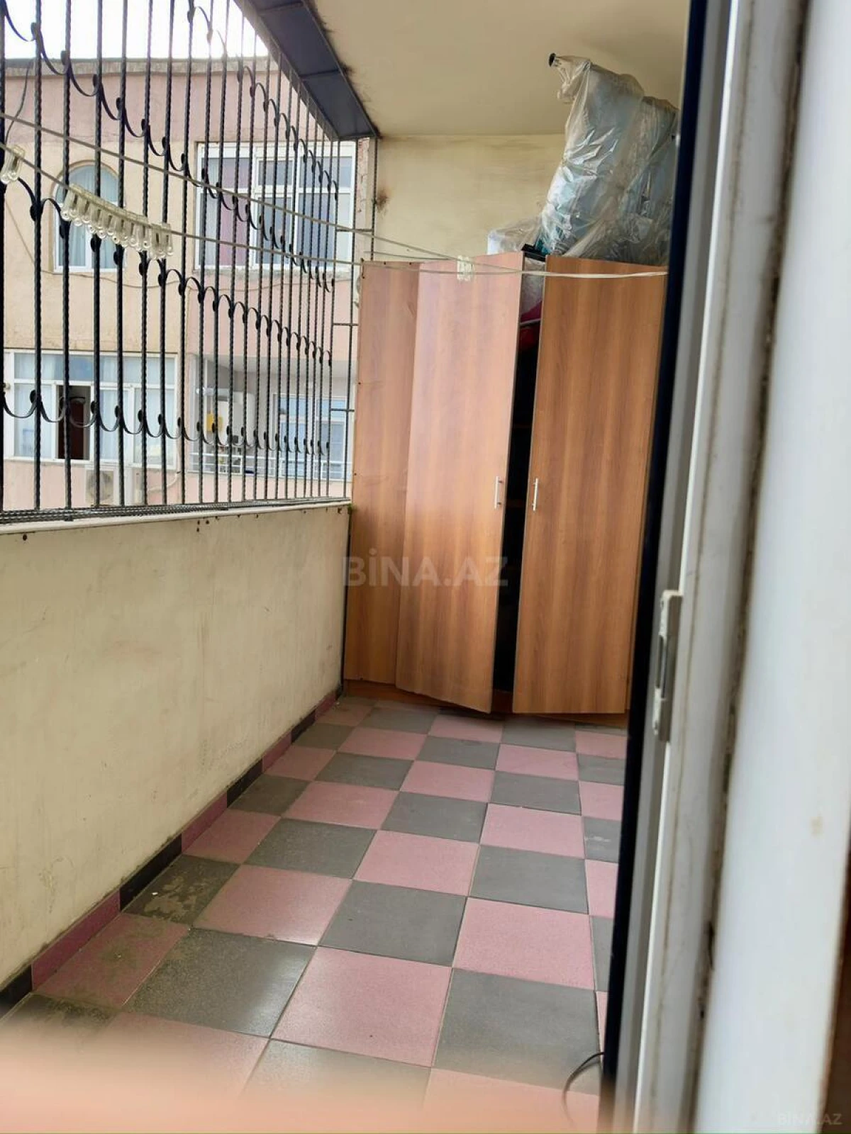 Satılır 3 otaqlı mənzil 140 m²