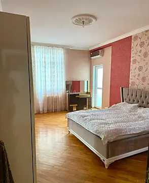 Satılır 3 otaqlı mənzil 140 m²