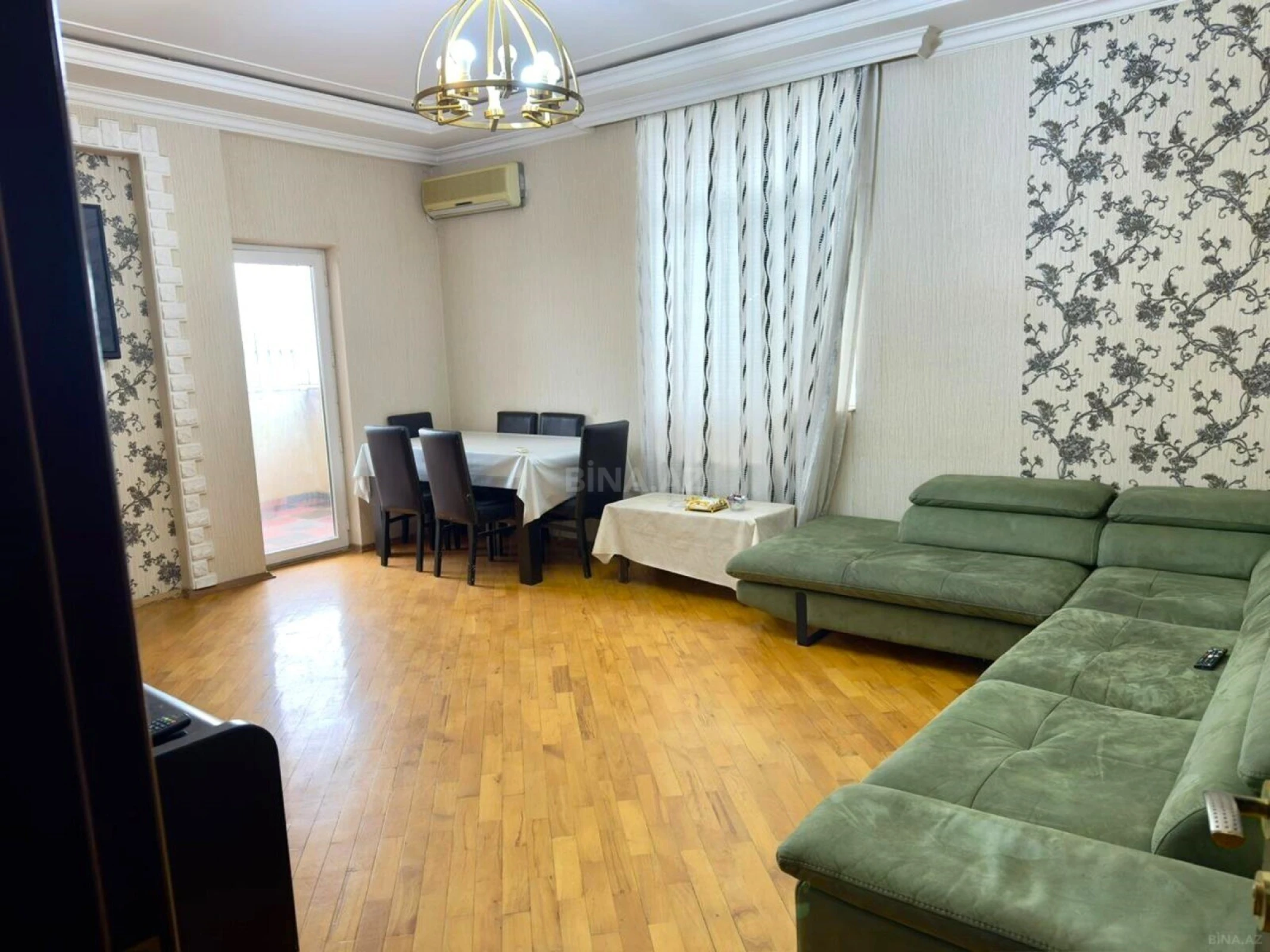 Satılır 3 otaqlı mənzil 140 m²