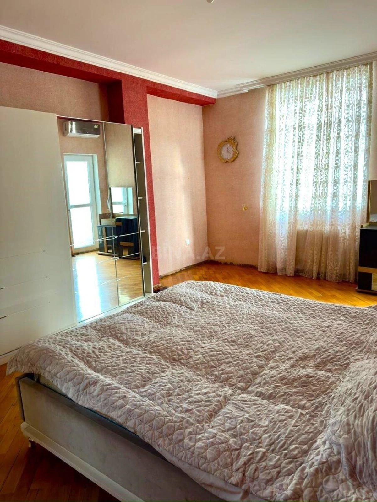 Satılır 3 otaqlı mənzil 140 m²