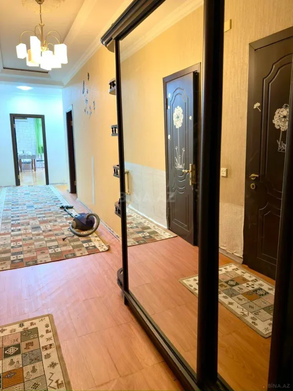 Satılır 3 otaqlı mənzil 140 m²