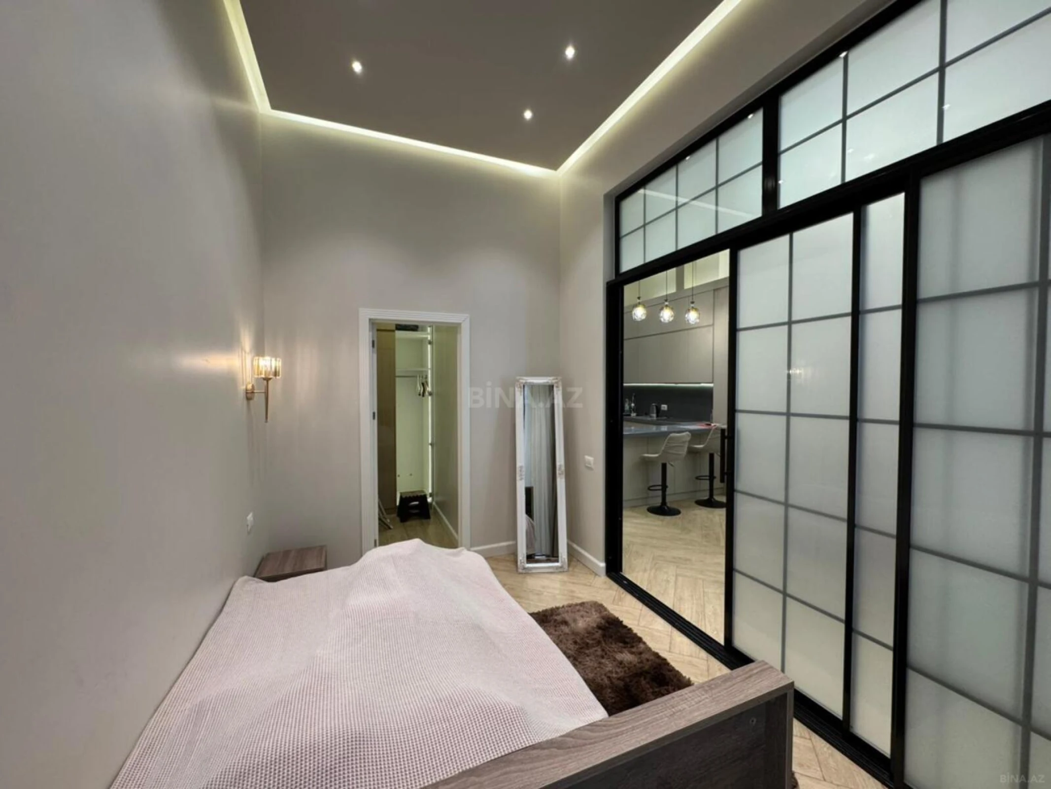 Satılır 2 otaqlı mənzil 72 m²