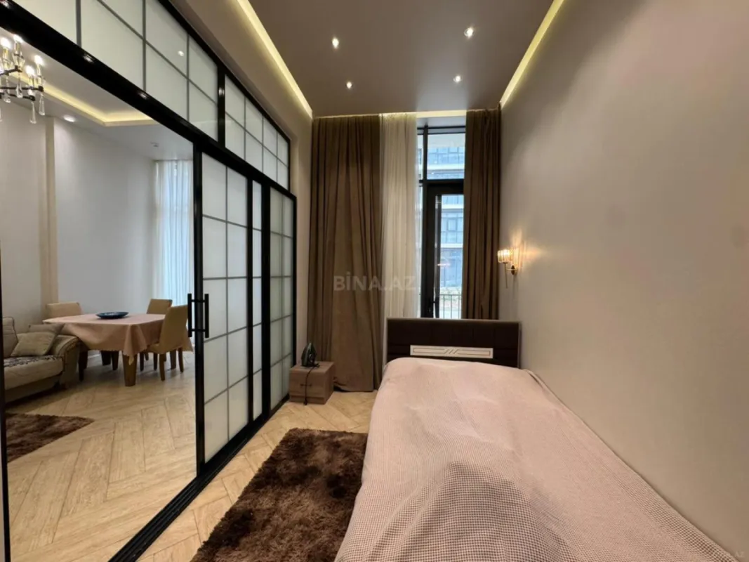 Satılır 2 otaqlı mənzil 72 m²