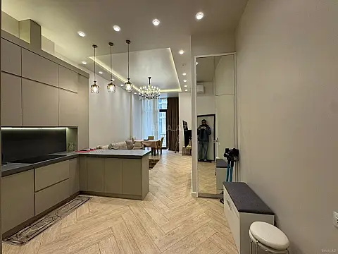 Satılır 2 otaqlı mənzil 72 m²