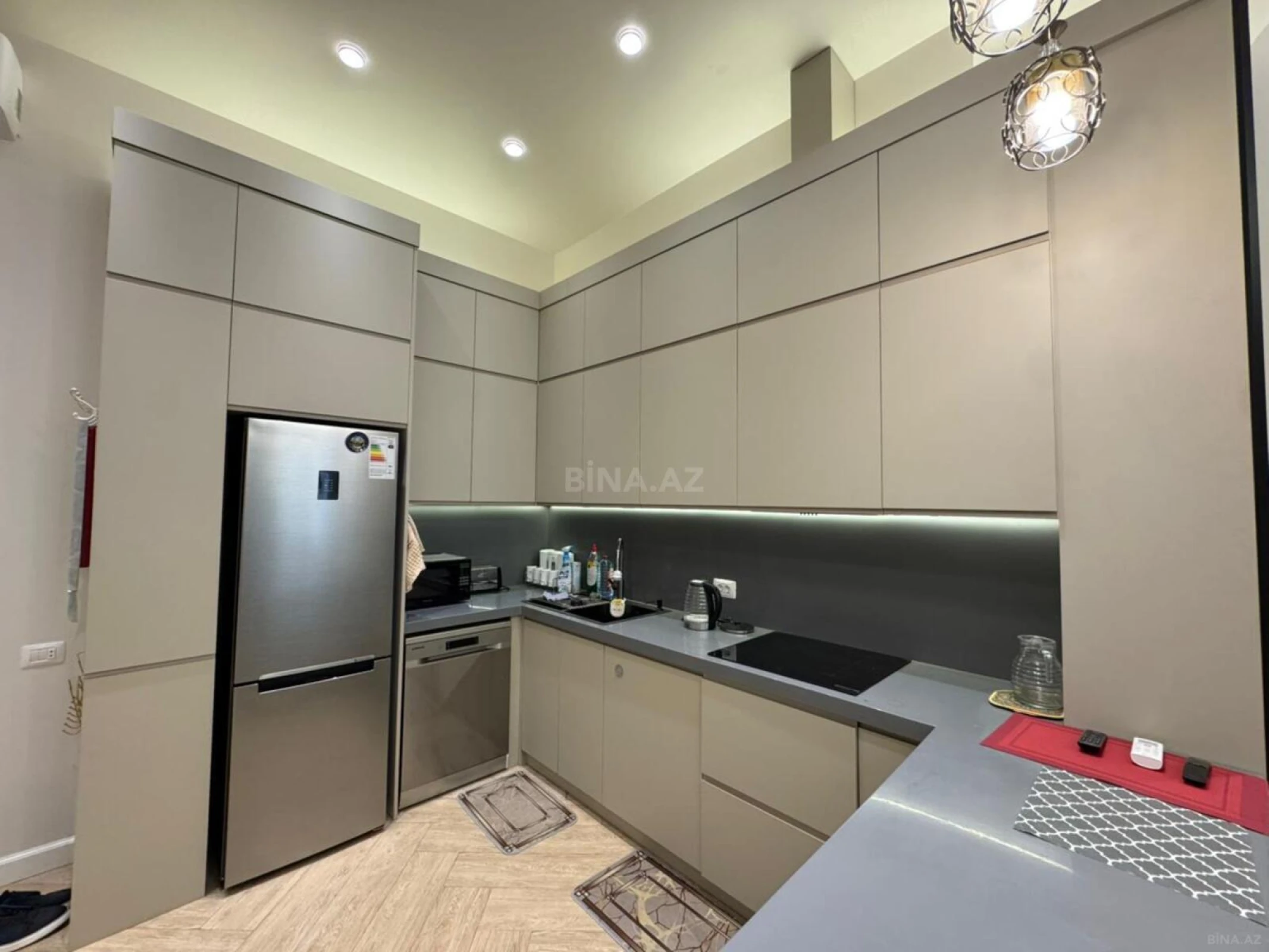Satılır 2 otaqlı mənzil 72 m²