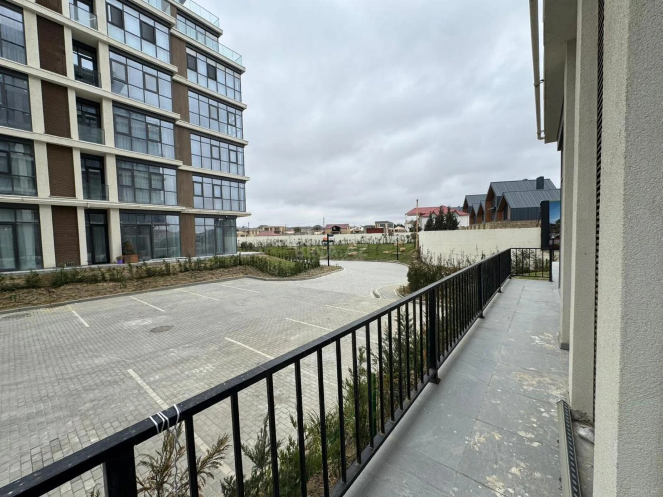 Satılır 2 otaqlı mənzil 72 m²