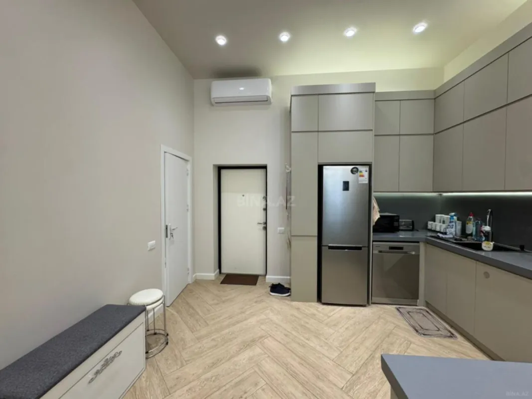 Satılır 2 otaqlı mənzil 72 m²