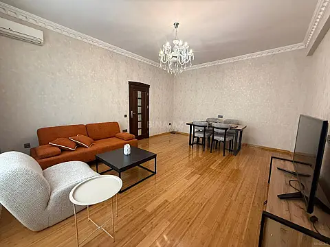 Kirayə verilir 2 otaqlı mənzil 75 m²