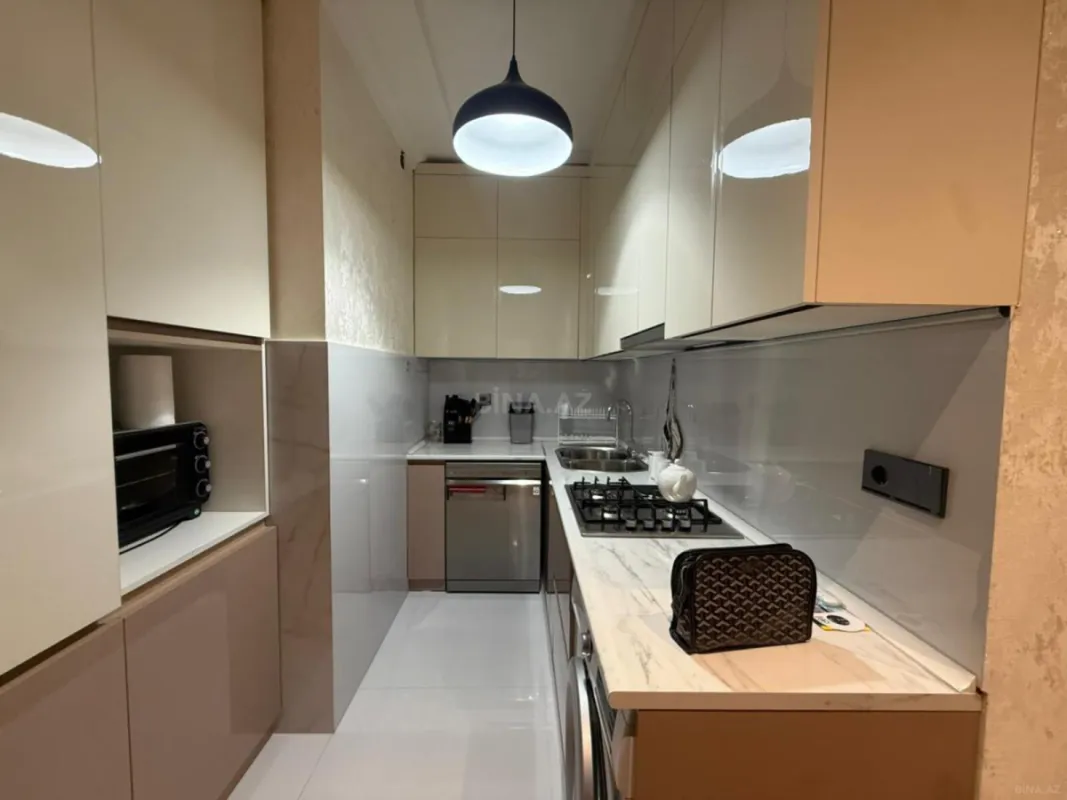 Kirayə verilir 2 otaqlı mənzil 75 m²