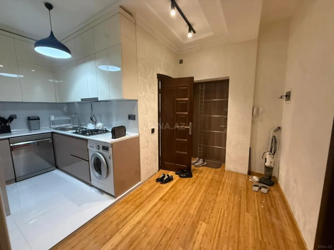 Kirayə verilir 2 otaqlı mənzil 75 m²