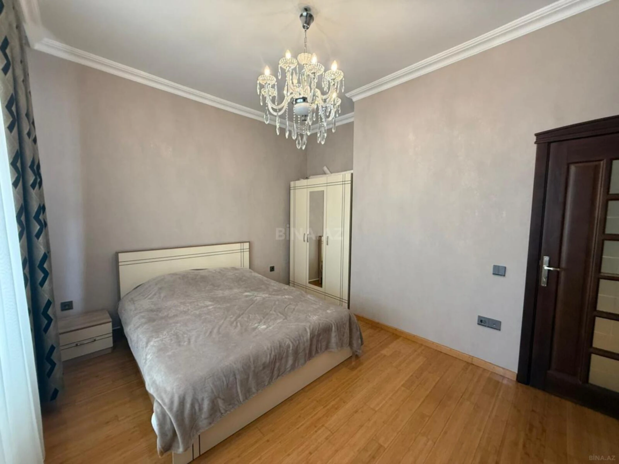 Kirayə verilir 2 otaqlı mənzil 75 m²