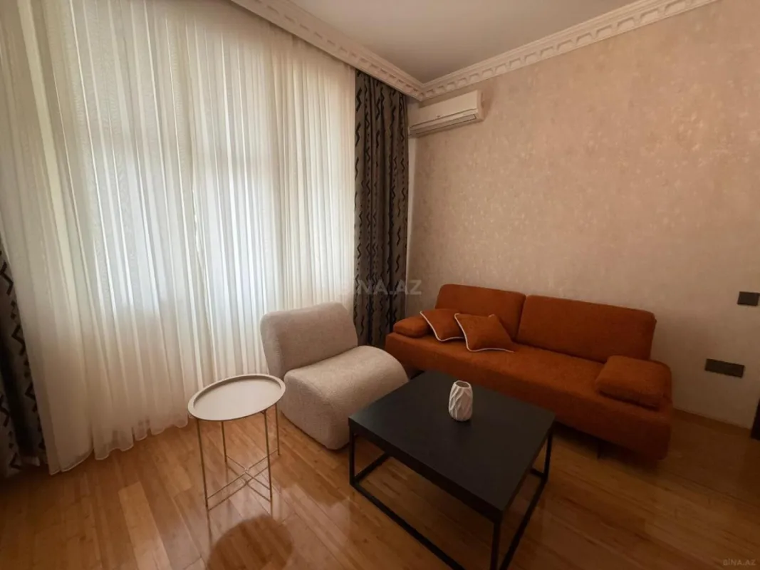 Kirayə verilir 2 otaqlı mənzil 75 m²