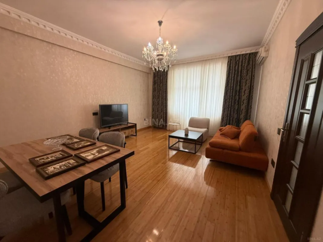 Kirayə verilir 2 otaqlı mənzil 75 m²