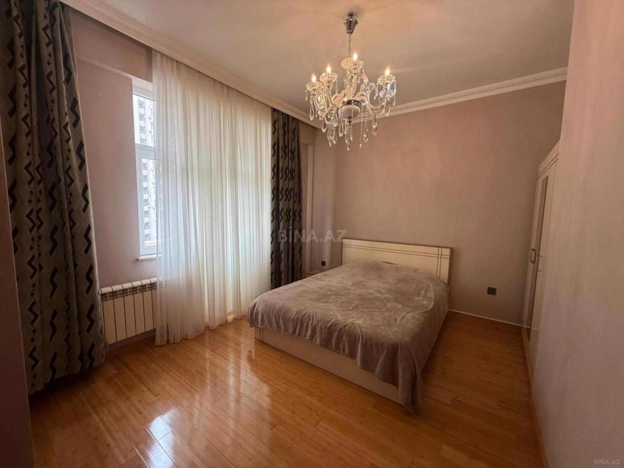 Kirayə verilir 2 otaqlı mənzil 75 m²