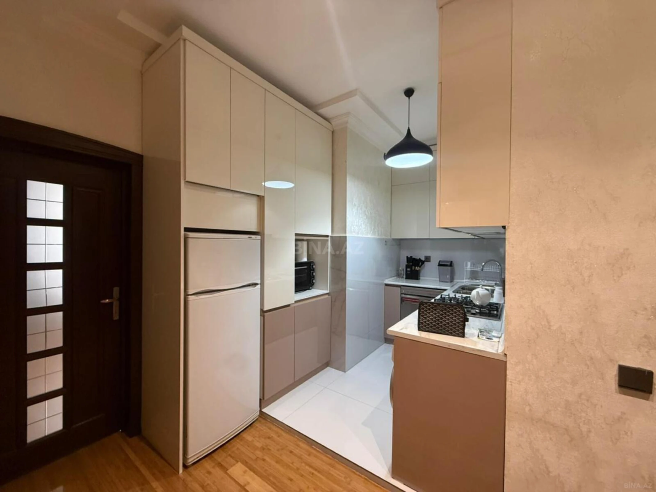 Kirayə verilir 2 otaqlı mənzil 75 m²