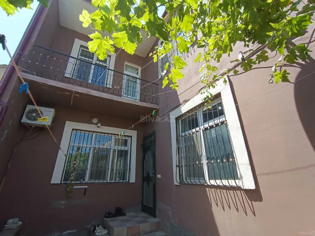 Satılır 6 otaqlı həyət evi 190 m²