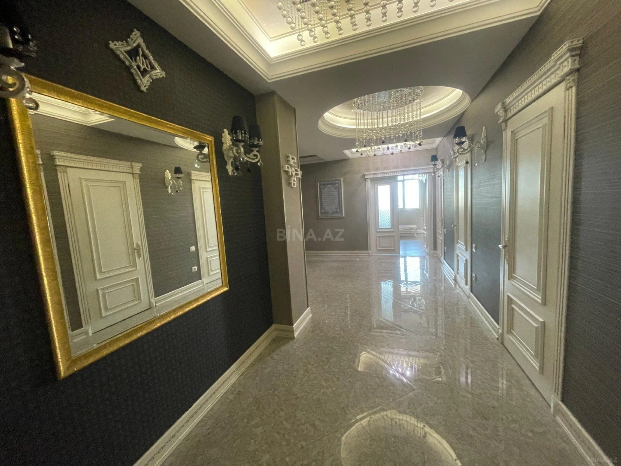 Satılır 4 otaqlı mənzil 204 m²