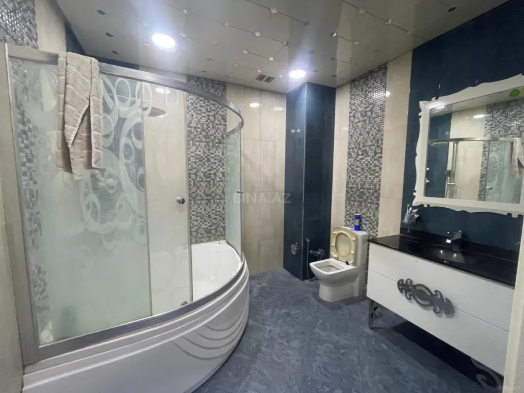 Satılır 4 otaqlı mənzil 204 m²