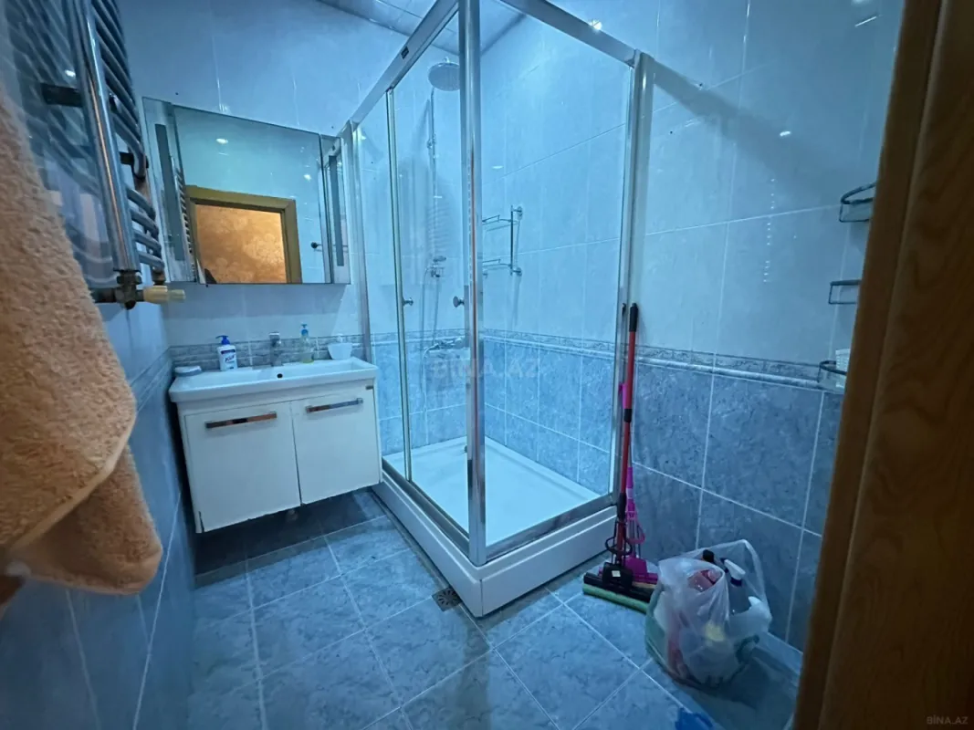 Satılır 4 otaqlı mənzil 120 m²