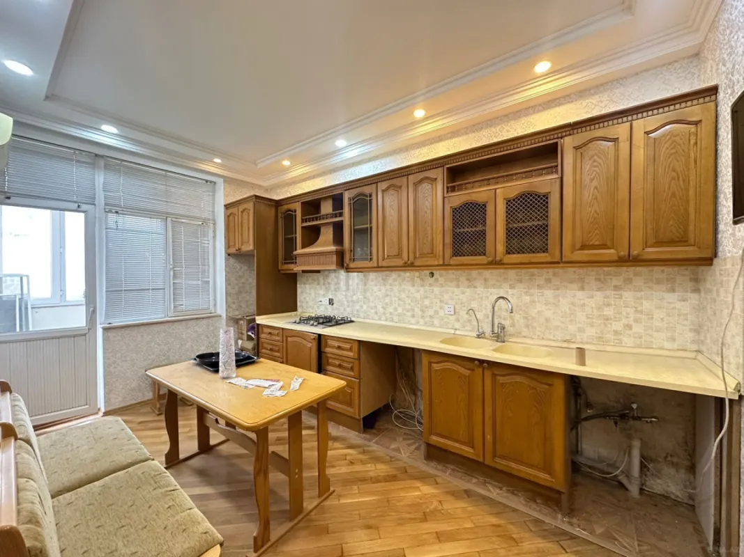 Satılır 4 otaqlı mənzil 120 m²