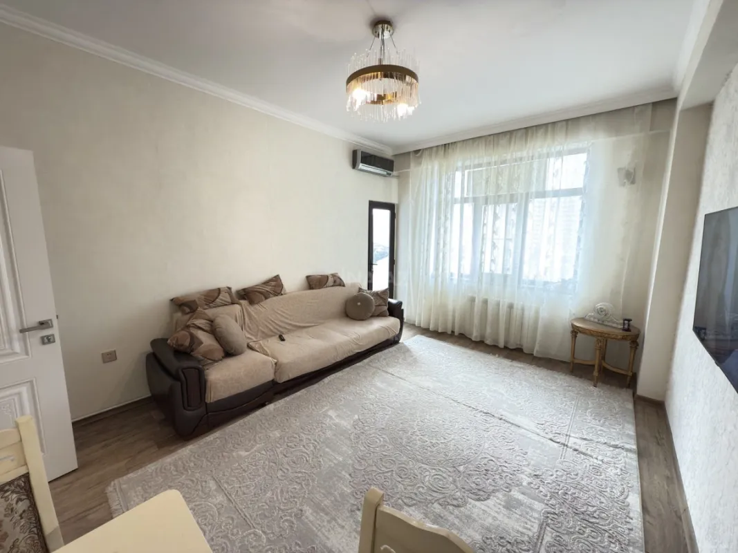 Satılır 2 otaqlı mənzil 60 m²