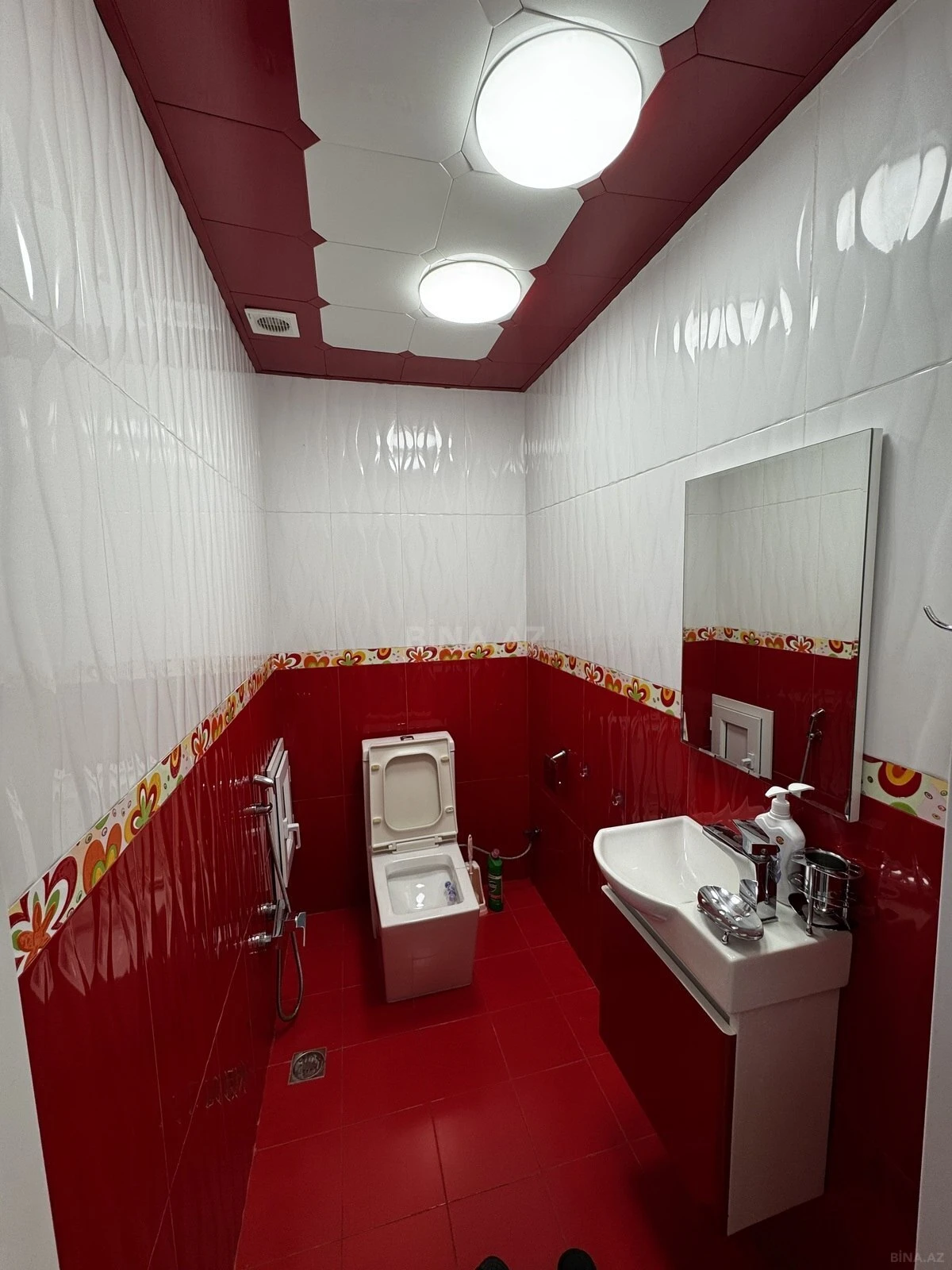 Kirayə verilir 3 otaqlı mənzil 140 m²