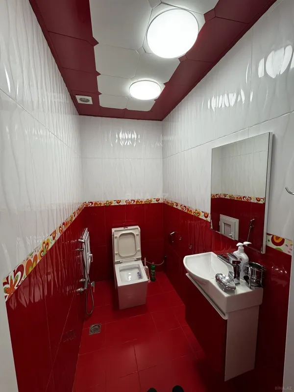 Kirayə verilir 3 otaqlı mənzil 140 m²