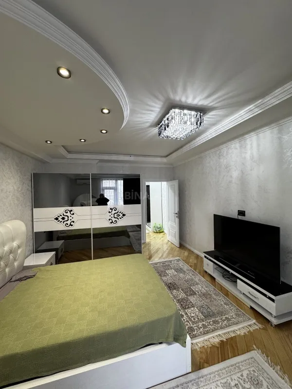 Kirayə verilir 3 otaqlı mənzil 140 m²