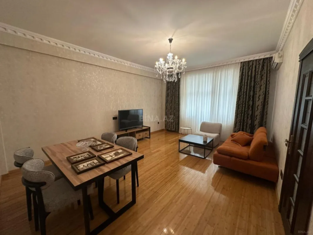 Kirayə verilir 2 otaqlı mənzil 90 m²