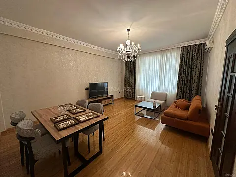 Kirayə verilir 2 otaqlı mənzil 90 m²