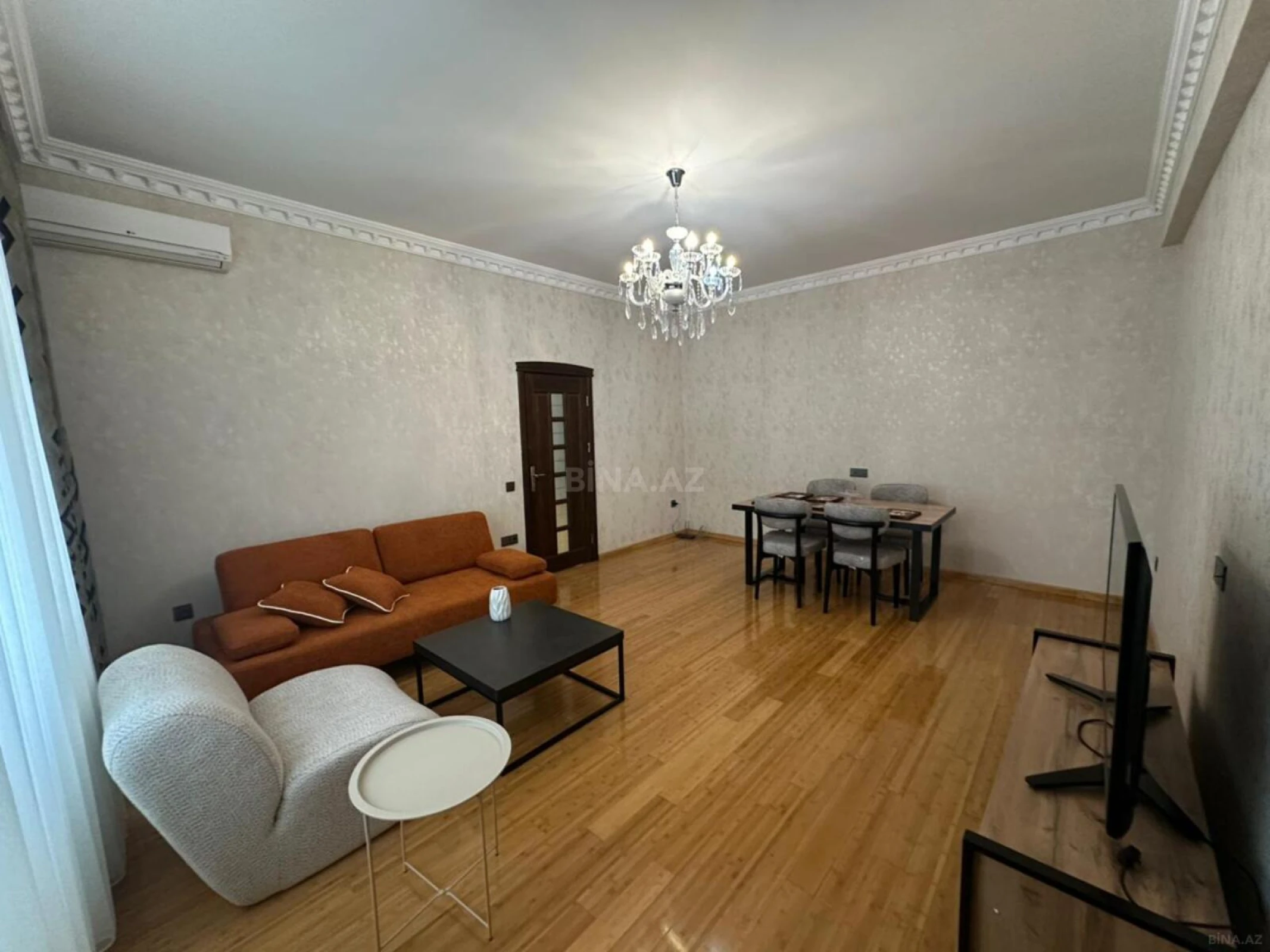 Kirayə verilir 2 otaqlı mənzil 90 m²
