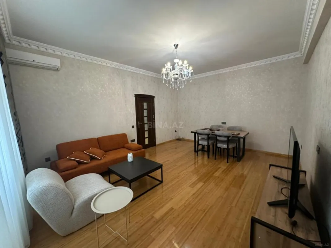 Kirayə verilir 2 otaqlı mənzil 90 m²