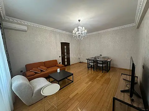 Kirayə verilir 2 otaqlı mənzil 90 m²