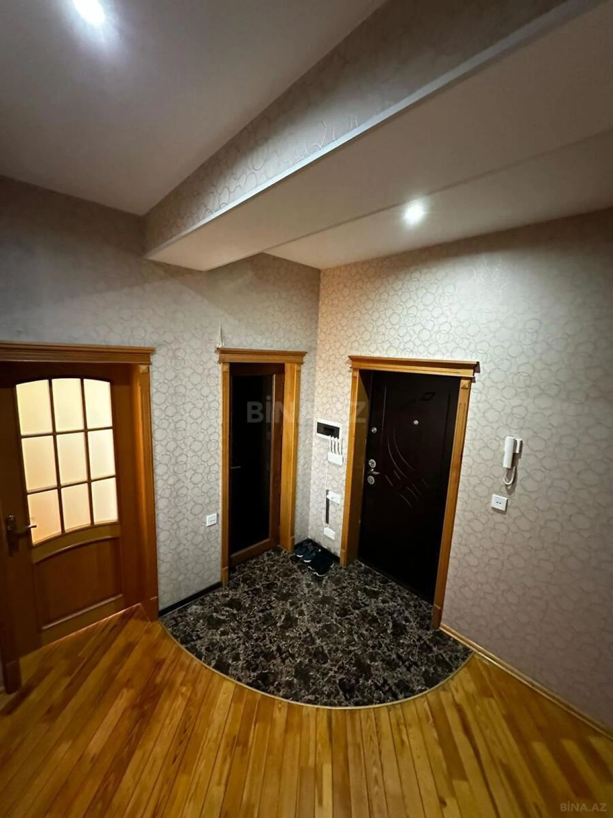 Satılır 1 otaqlı mənzil 55 m²
