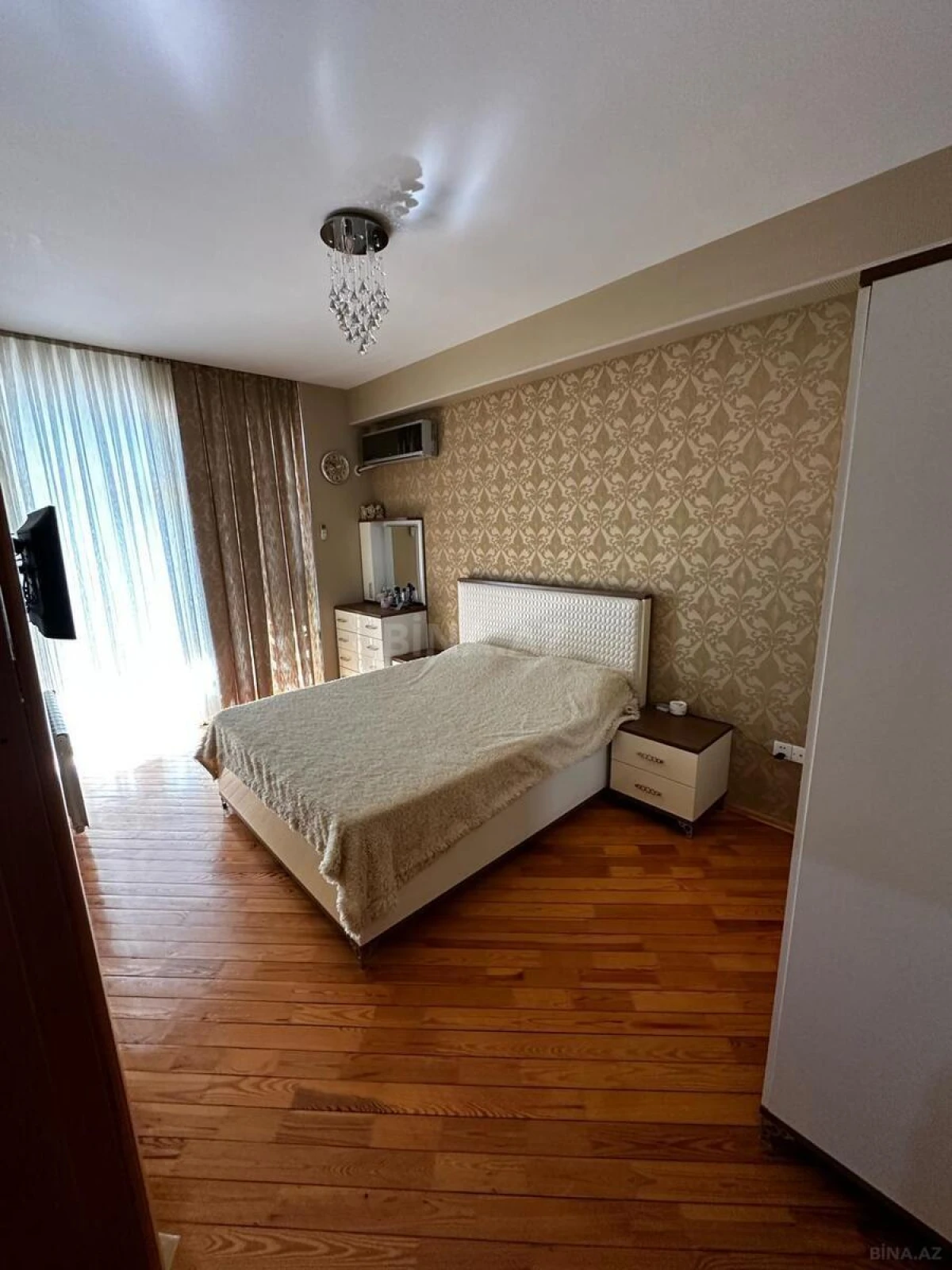 Satılır 1 otaqlı mənzil 55 m²