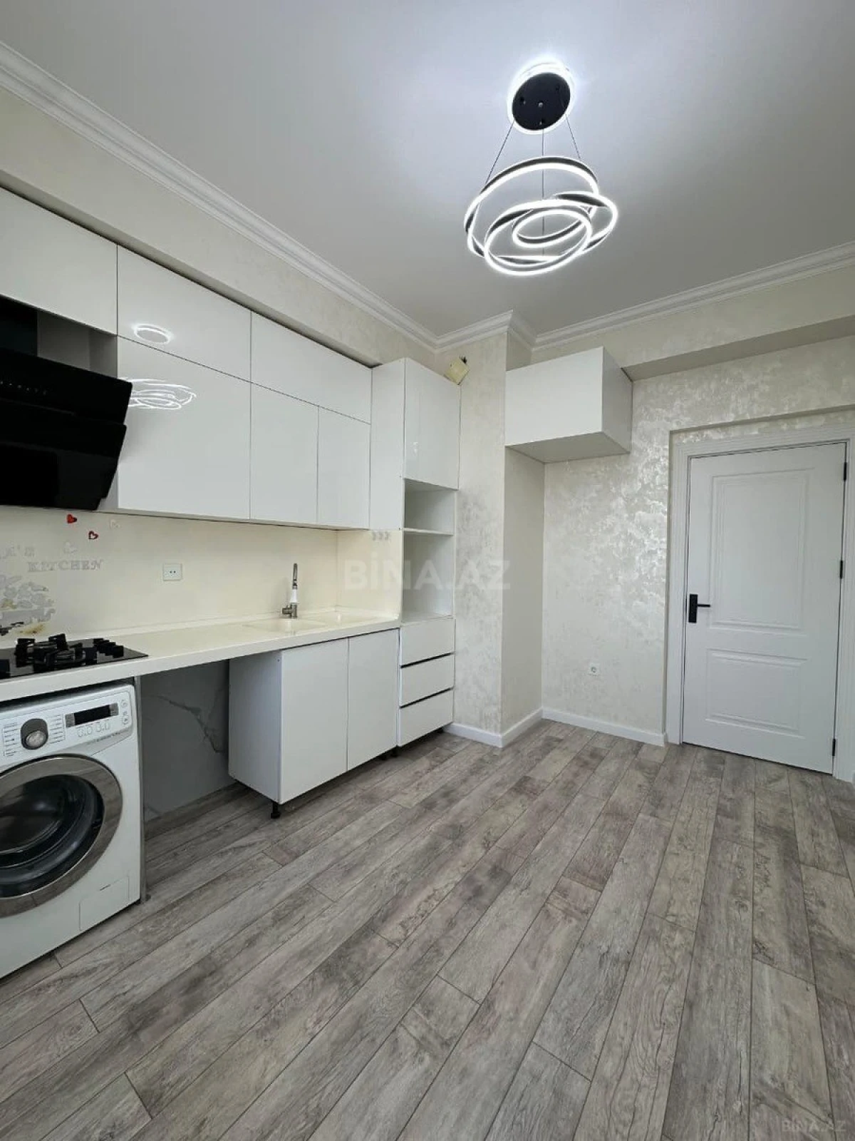 Satılır 2 otaqlı mənzil 75 m²